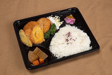 メンチカツ弁当