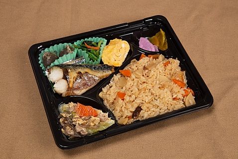 焼魚・竹の子弁当